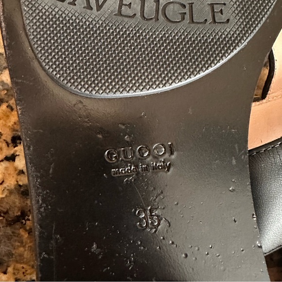 Gucci Black Leather thong sandal with Double G - Picture 7 of 7